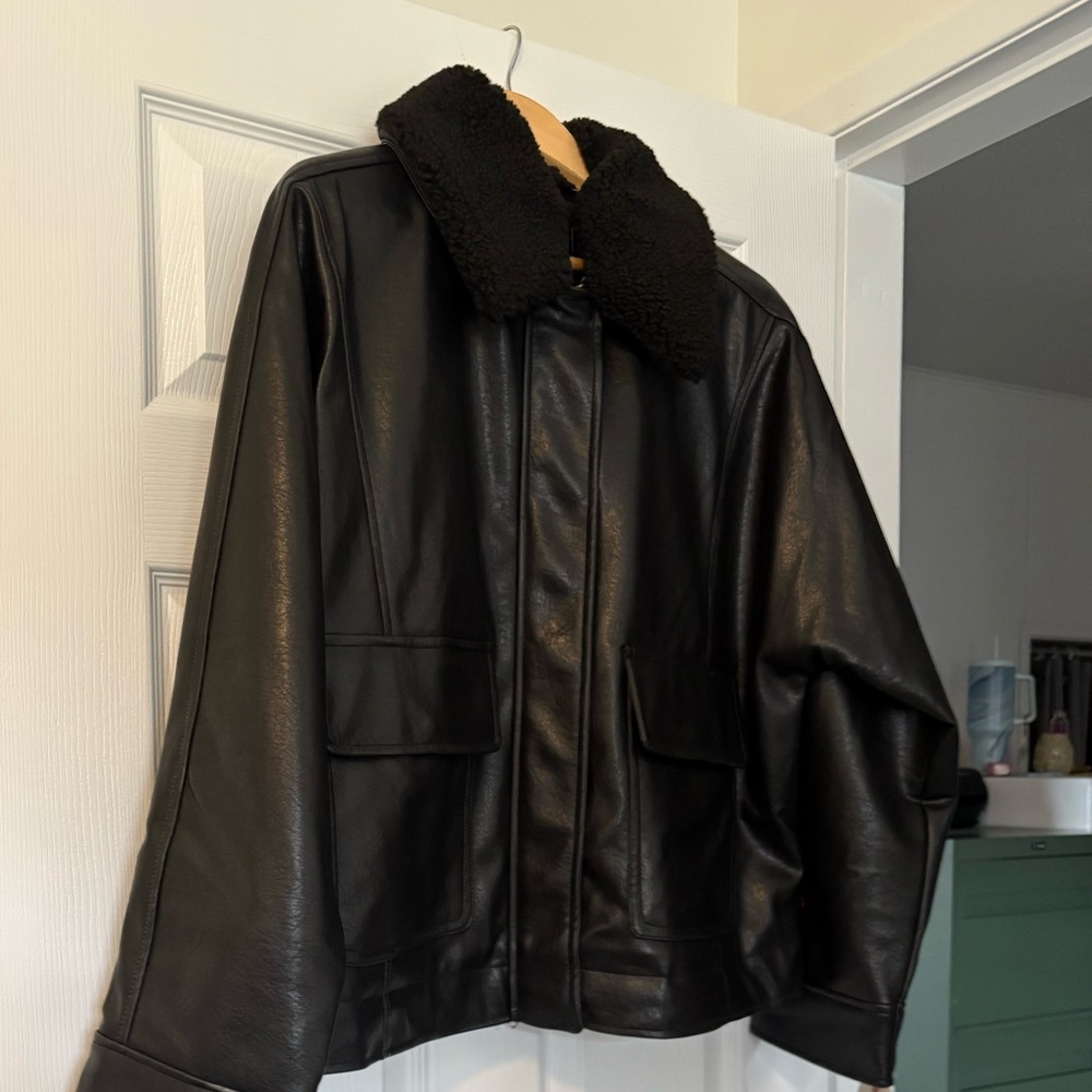 NWT-Levi's Black Faux Leather Bomber Jacket with Sherpa Collar- oversized
